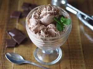 chocolate-ice-cream-2755456_1920